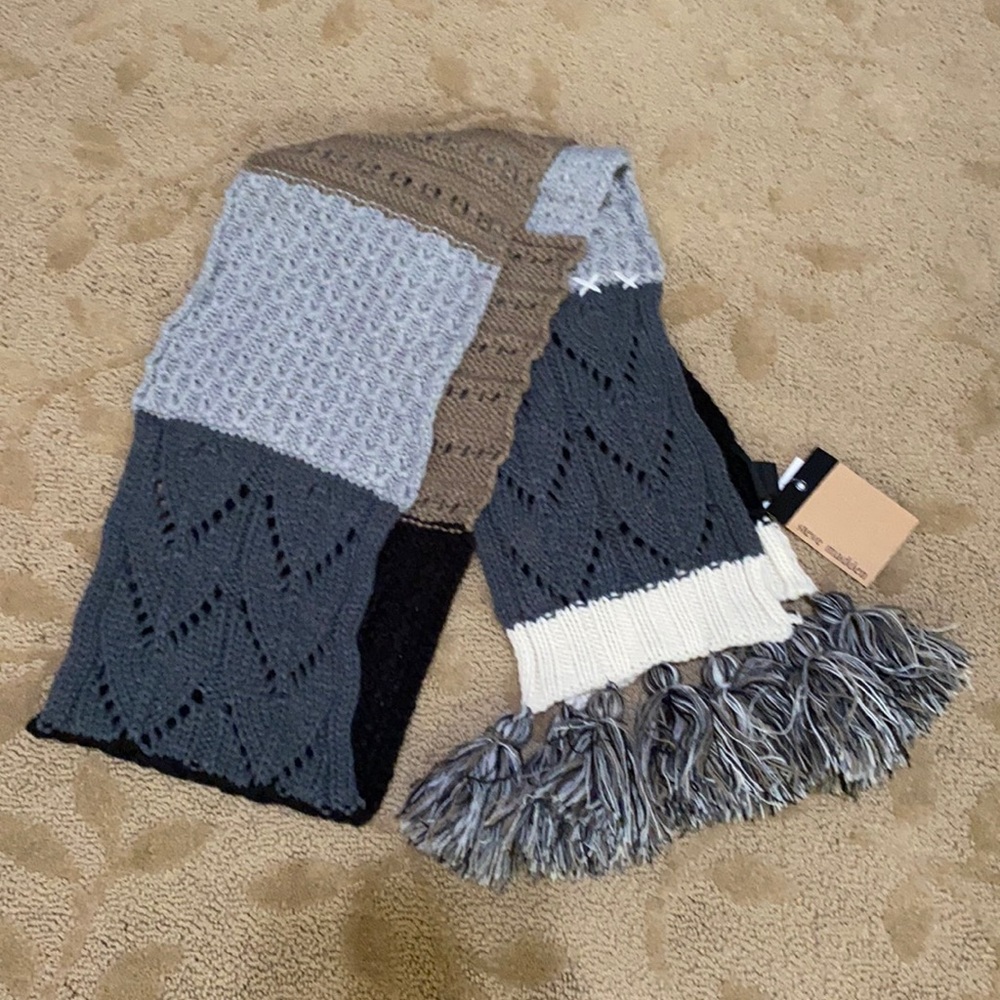 Steve Madden Mulicolor Knit Scarf
